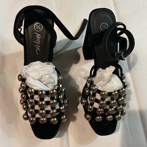 🛑sold🛑another platform Nasty Gal velvet sandals